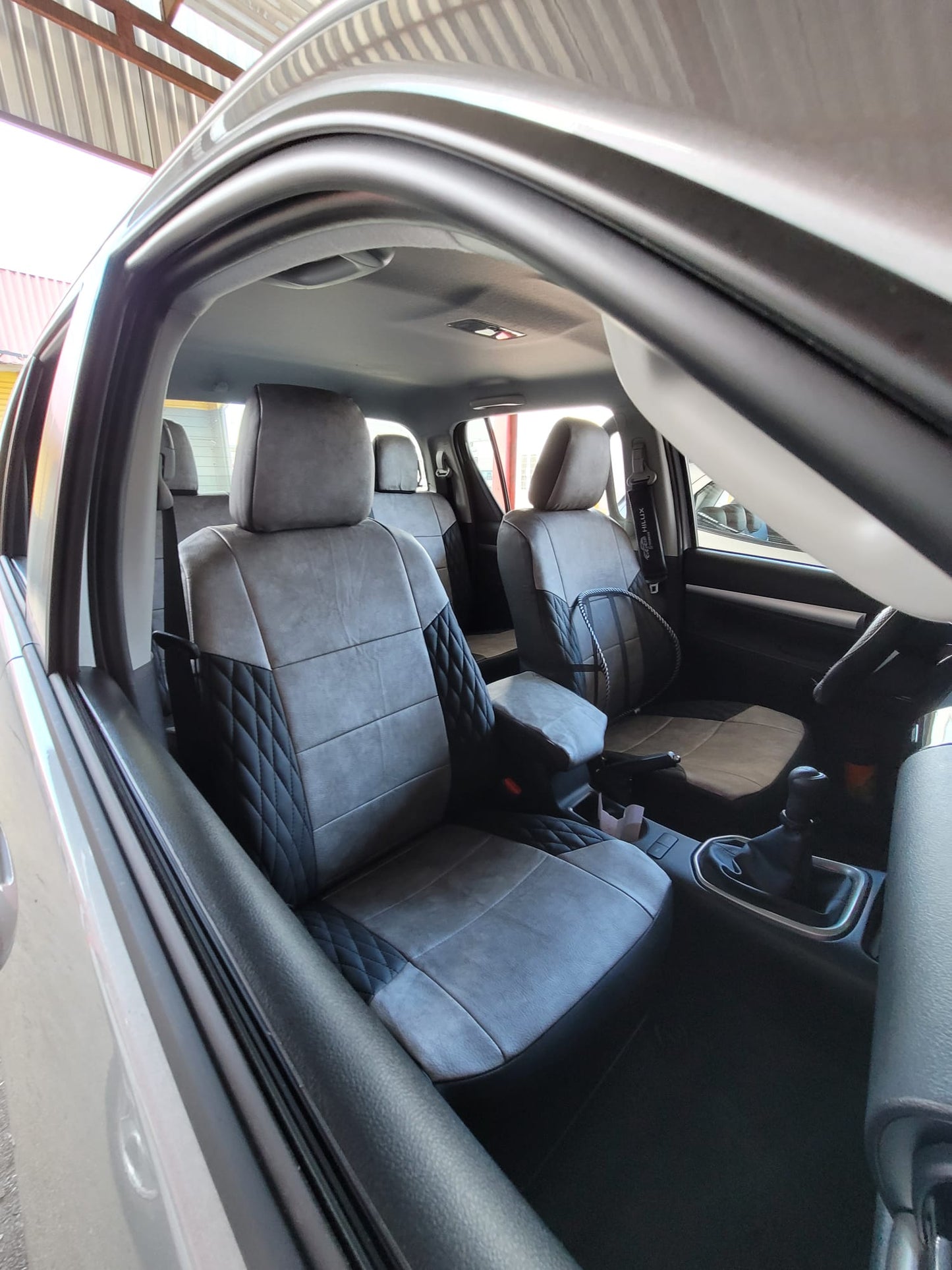 Toyota Hilux Sr doble cabina 2016-2025 (Distribuidor)