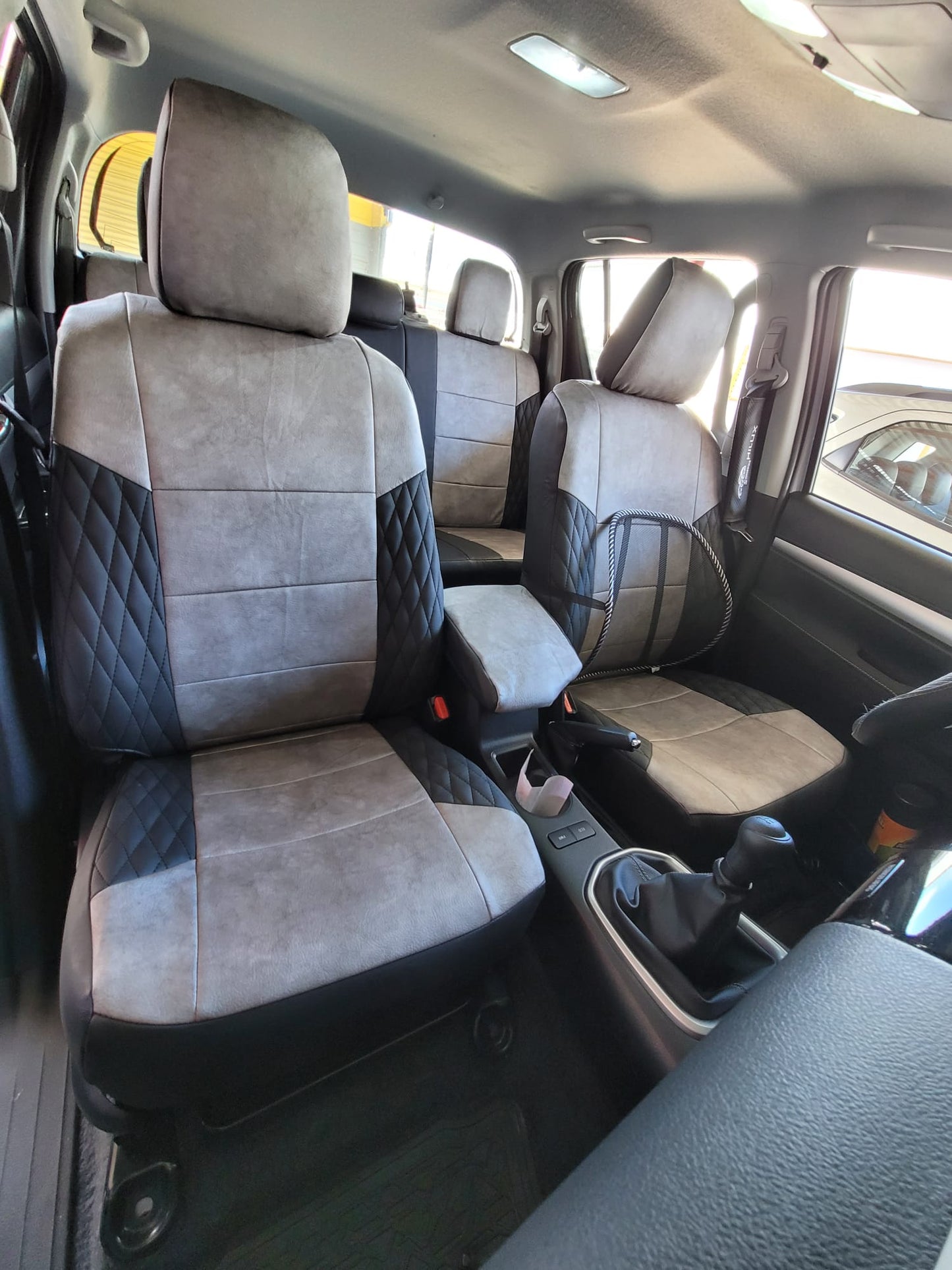 Toyota Hilux Sr cabine dupla 2016-24