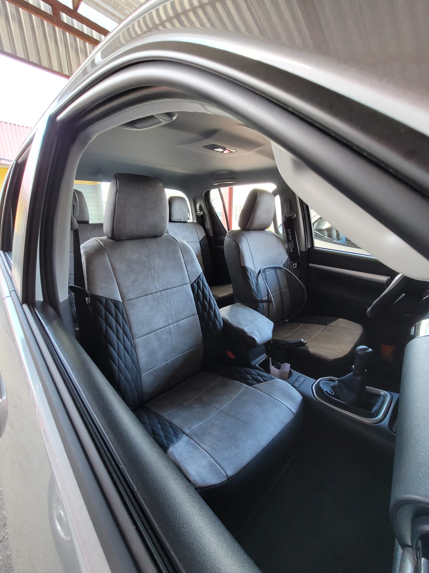 Toyota Hilux Sr cabine dupla 2016-24